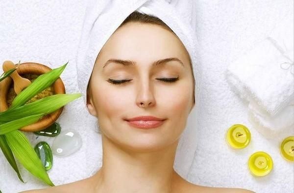 ۷ روش پاک کردن آرایش با مواد طبیعی